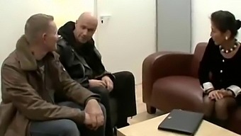 La Nonna Pelosa Tedesca Gode Della Doppia Penetrazione