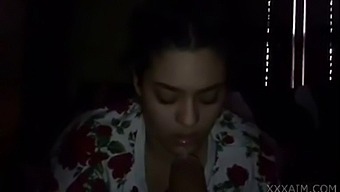 عشيق تركي يمتع أميرة عربية بزبه الضخم. شاهده على كاميرات الويب Xxxaim.Com