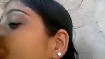 Gospodina Desi Din Nordul Indiei Isi Imparte Sotul Cu Altii