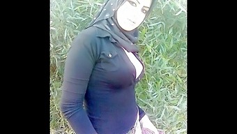Amateur Emirr1977 Mix Of Arab And Asian Hairy Men..