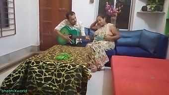 Indiai Bhabhi Durva Szexet Élvez A Főnökkel