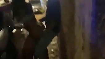 Cenas Quentes De Garotas De Rua Em Um Vídeo Xxx Se Tornam Virais