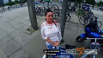 Vídeo Pov Da Garota Alemã Adrienne Kiss Fazendo Um Boquete Ao Ar Livre