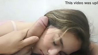 Svádím Svou Nevlastní Sestru A Mám S Ní Drsný Sex